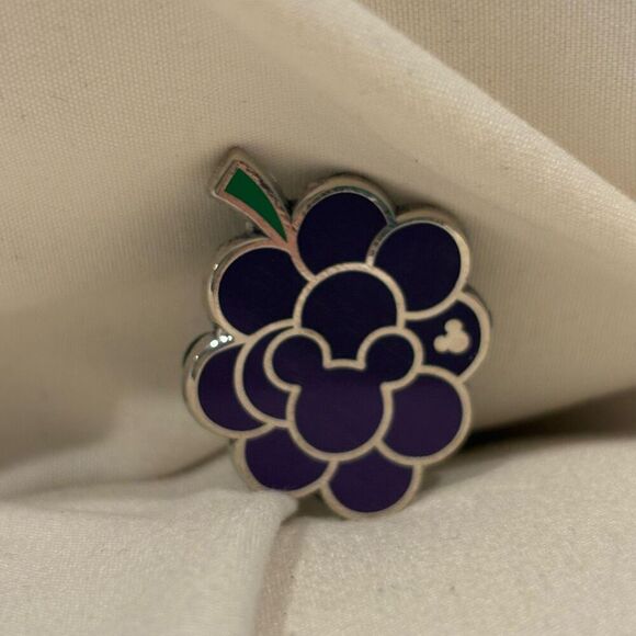 Disney Parks Collectible Trading Pins Pluto Cupcake and Hidden Mickey Grape - Picture 5 of 6